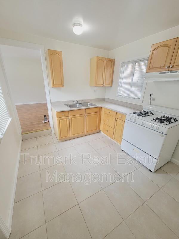 927 E Lexington Dr #A - Photo 2 of 14