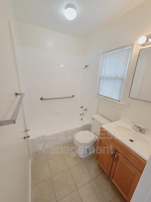 927 E Lexington Dr #A - Photo 7 of 14