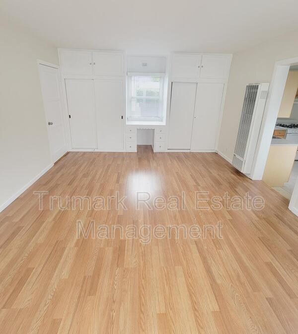 927 E Lexington Dr #A - Photo 7 of 11