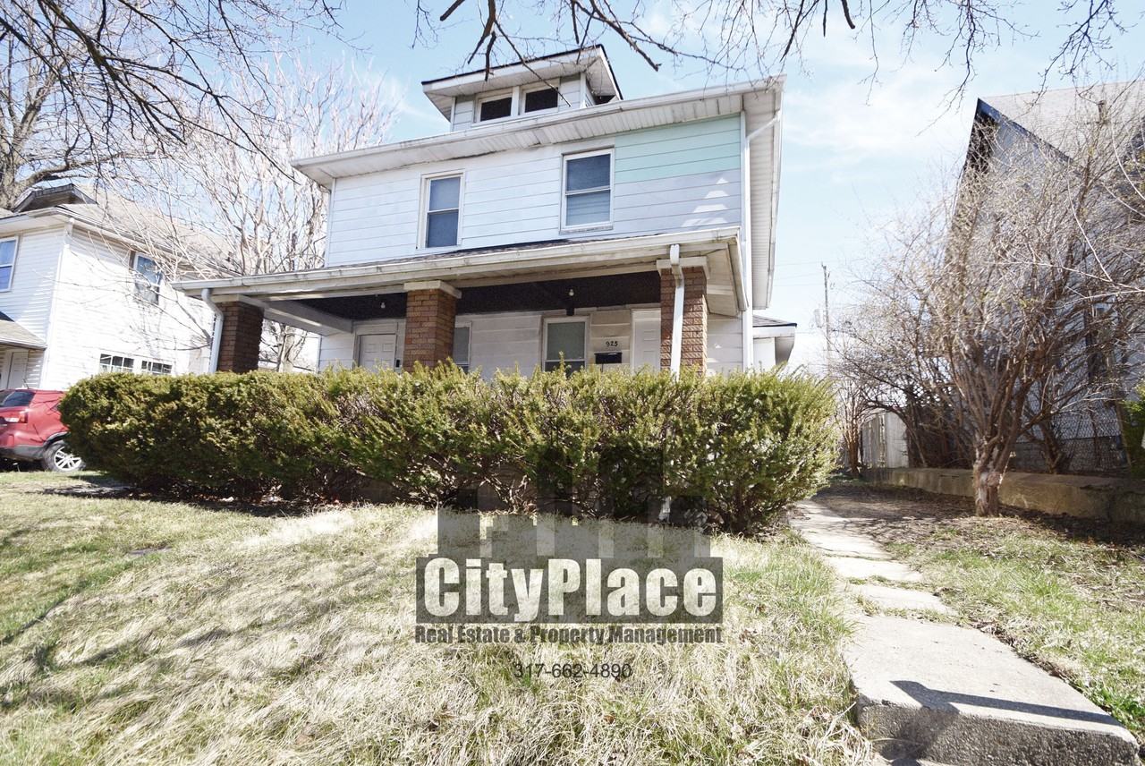 925 N Gladstone Ave - Photo 4 of 18