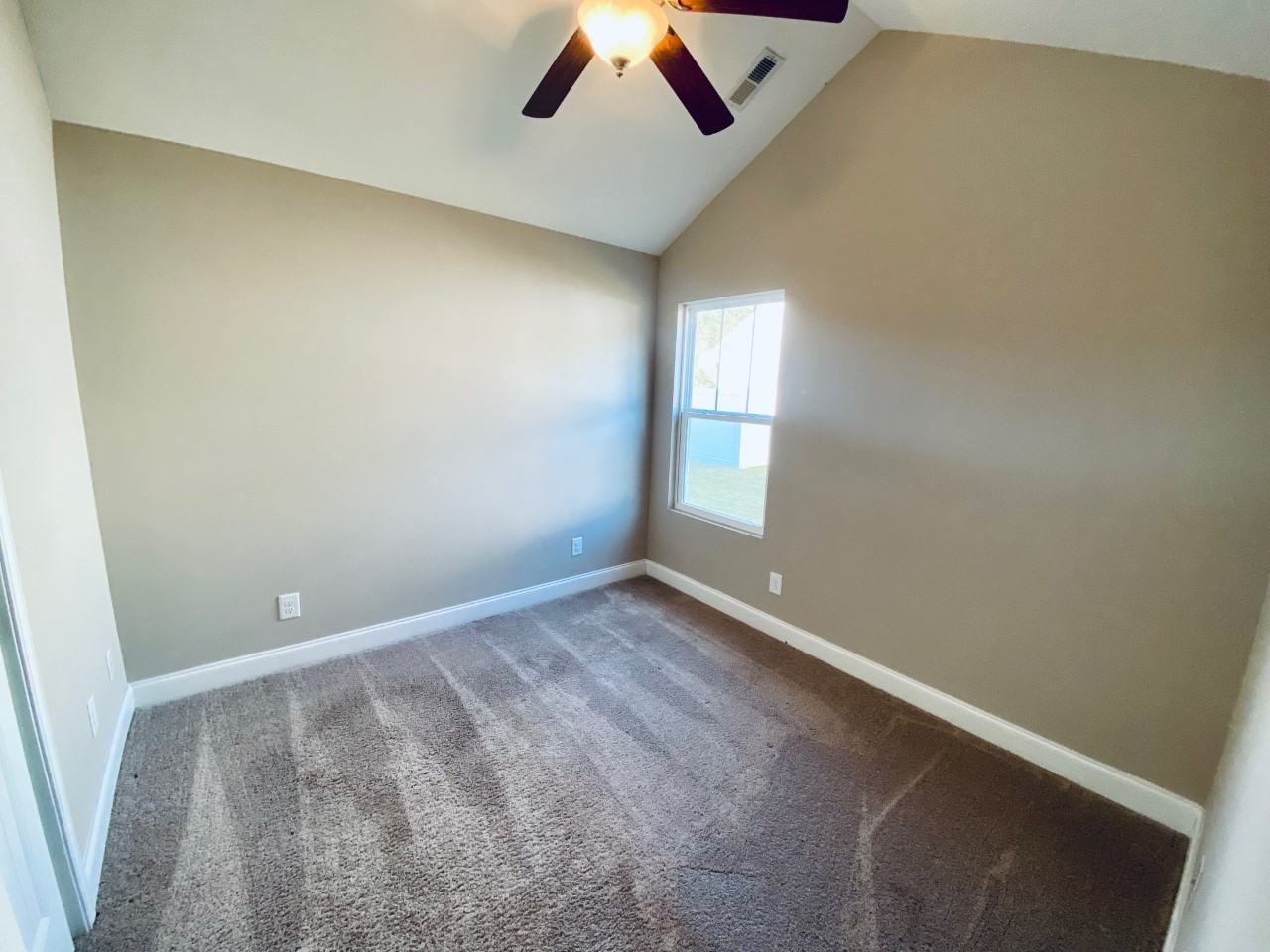 166 Leadoff Dr - Photo 7 of 32
