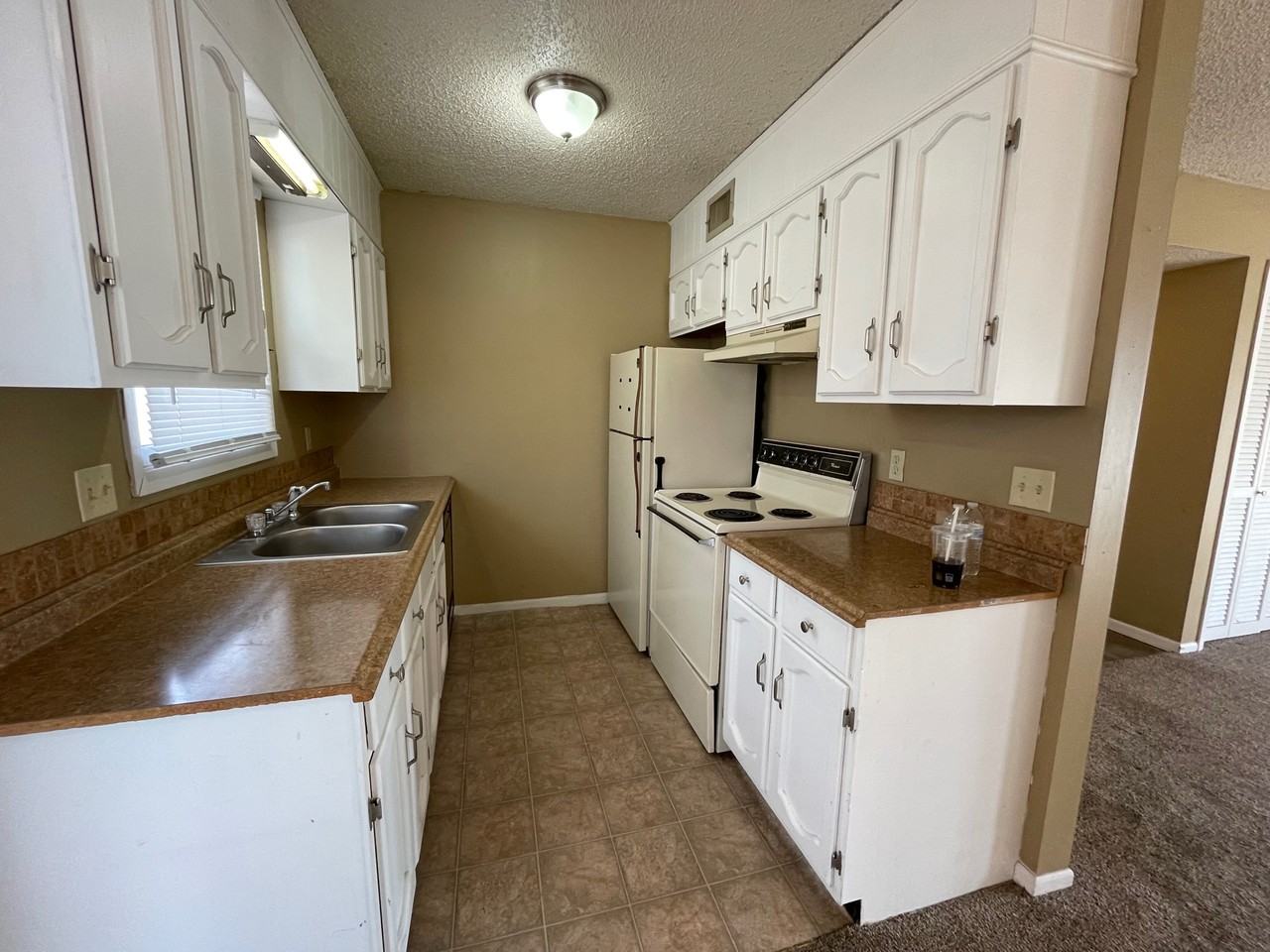 6832 W Par Ln - Photo 3 of 10