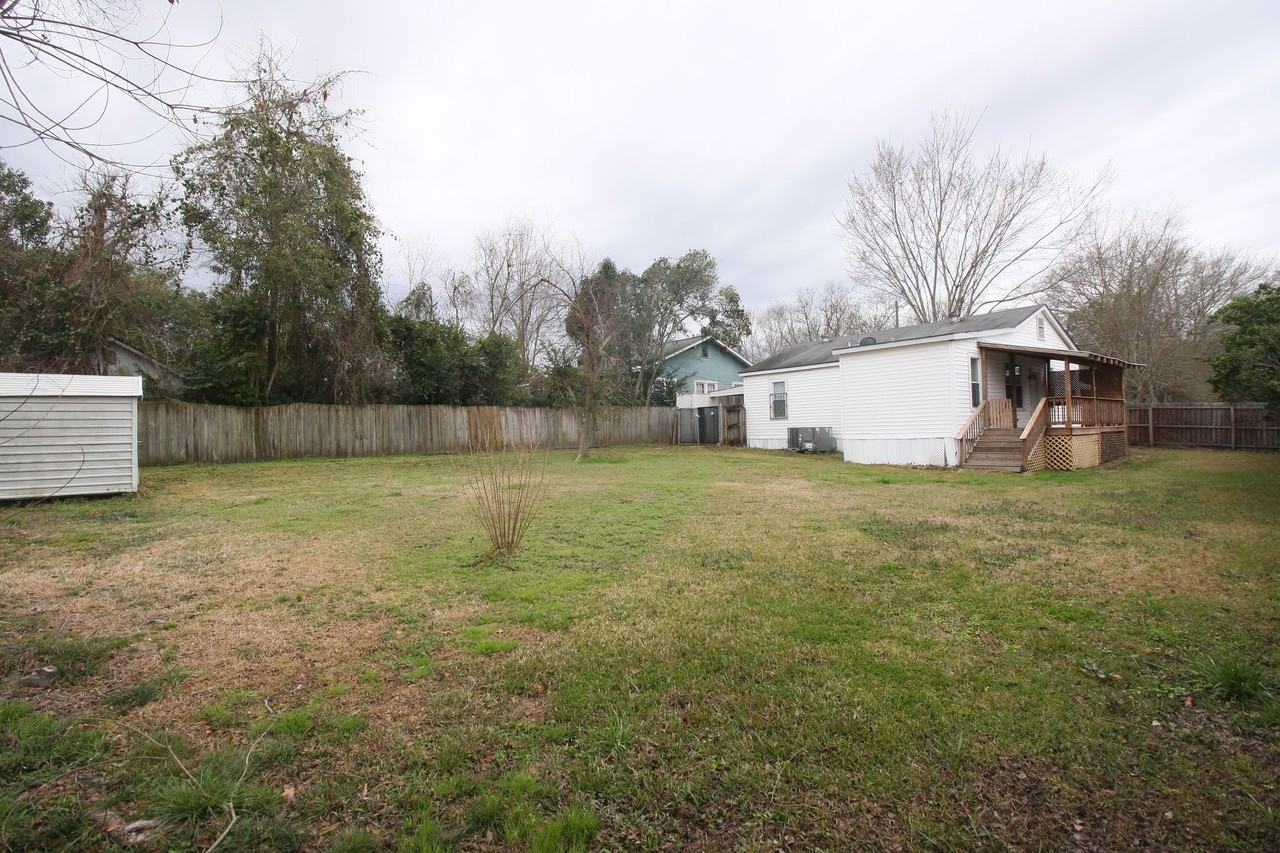 108 S 12th Ave - Photo 2 of 8