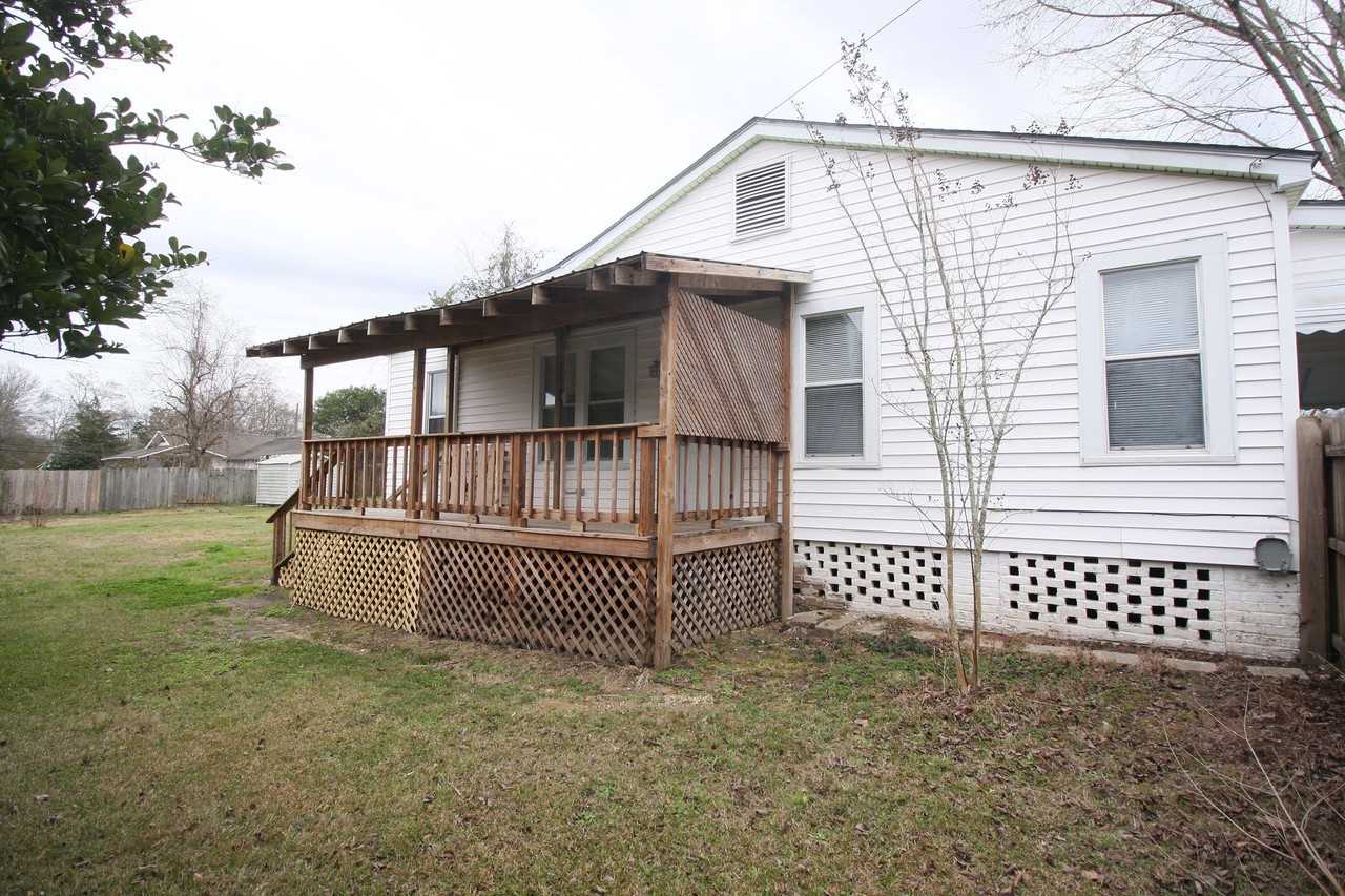 108 S 12th Ave - Photo 3 of 8