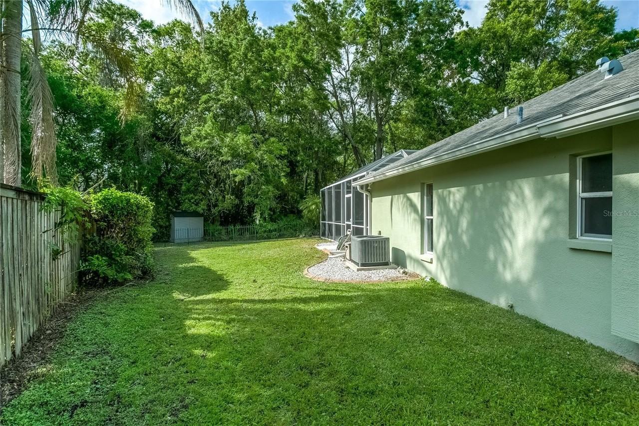 11933 Derbyshire Dr - Photo 4 of 23