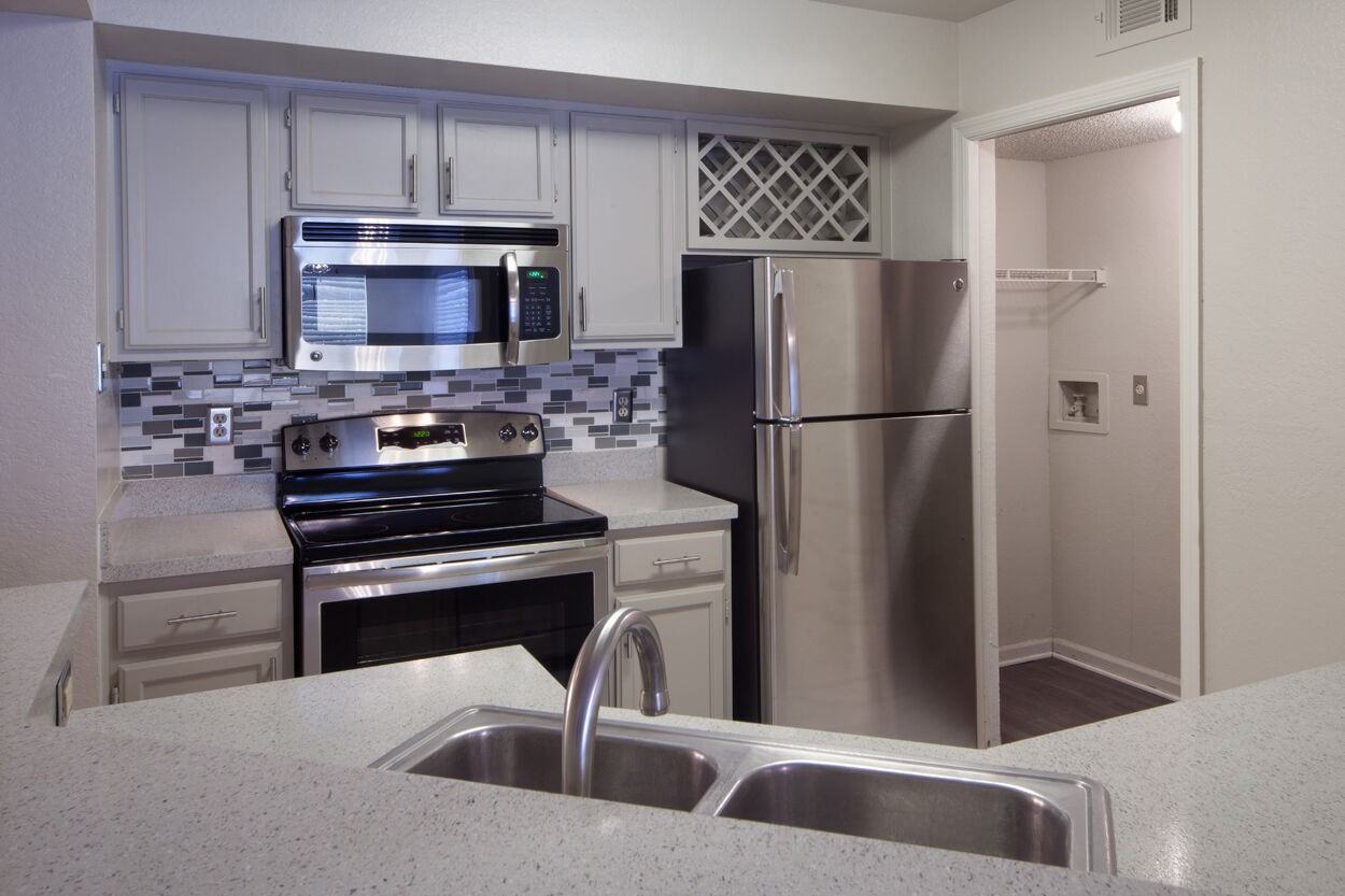 The Summit at MetroWest - Photo 2 of 25