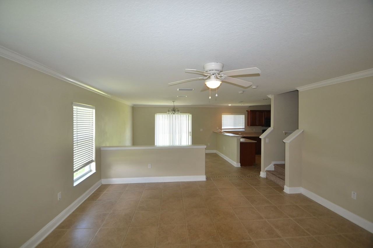 19430 Timberbluff Dr - Photo 3 of 13