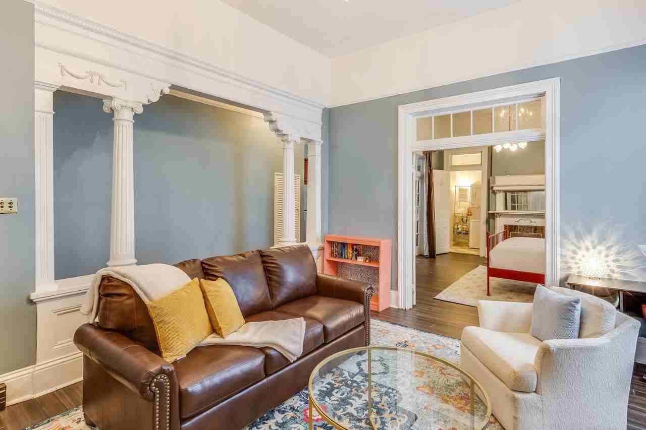 1614 Governor Nicholls St #1 - Photo 3 of 10