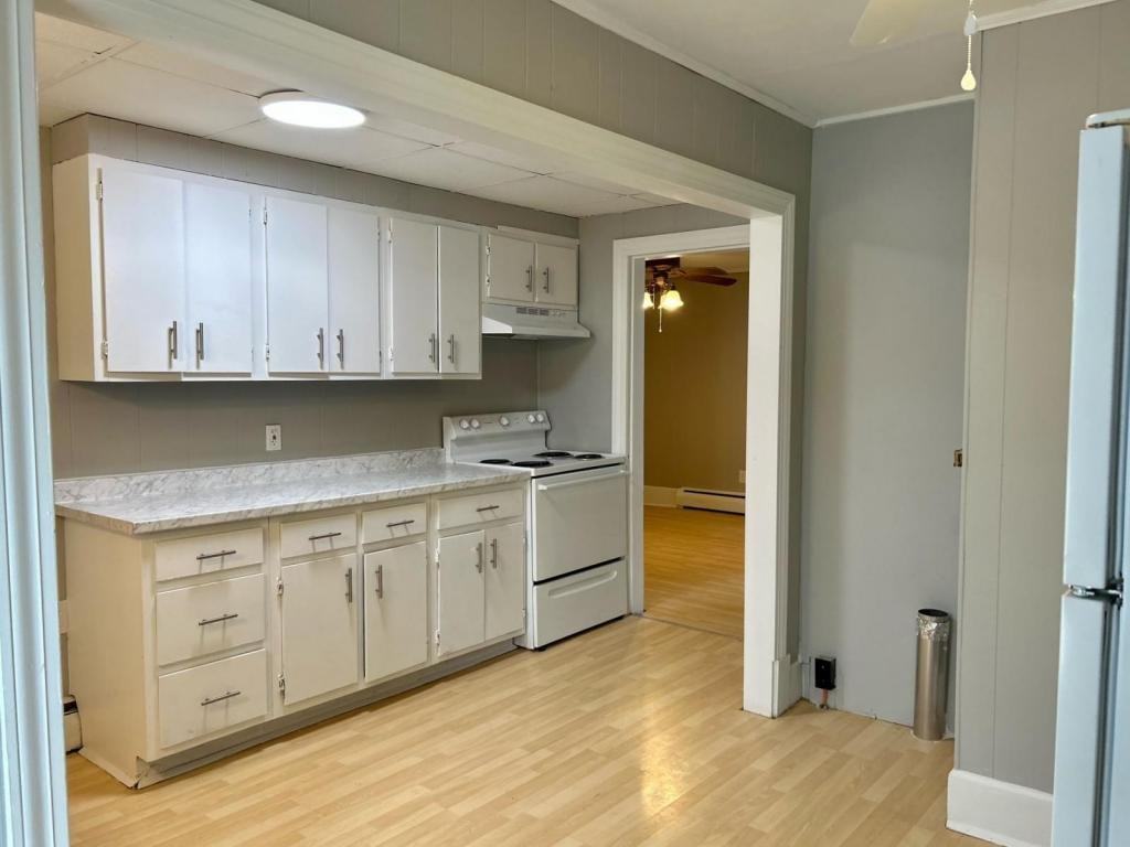 42 Spruce St Apt 1 - Photo 2 of 19