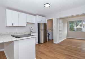 423 Se Parkway Dr - Photo 1 of 1