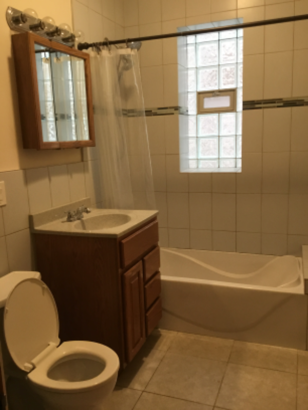 2325W W Iowa St #3 - Photo 2 of 6