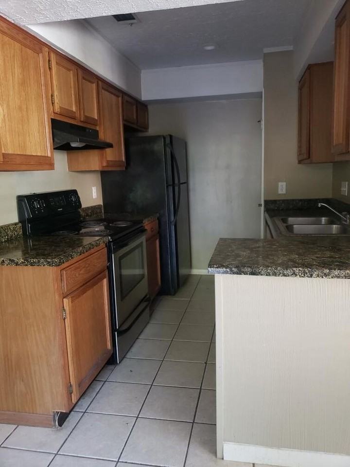 421 W San Antonio St - Photo 3 of 5