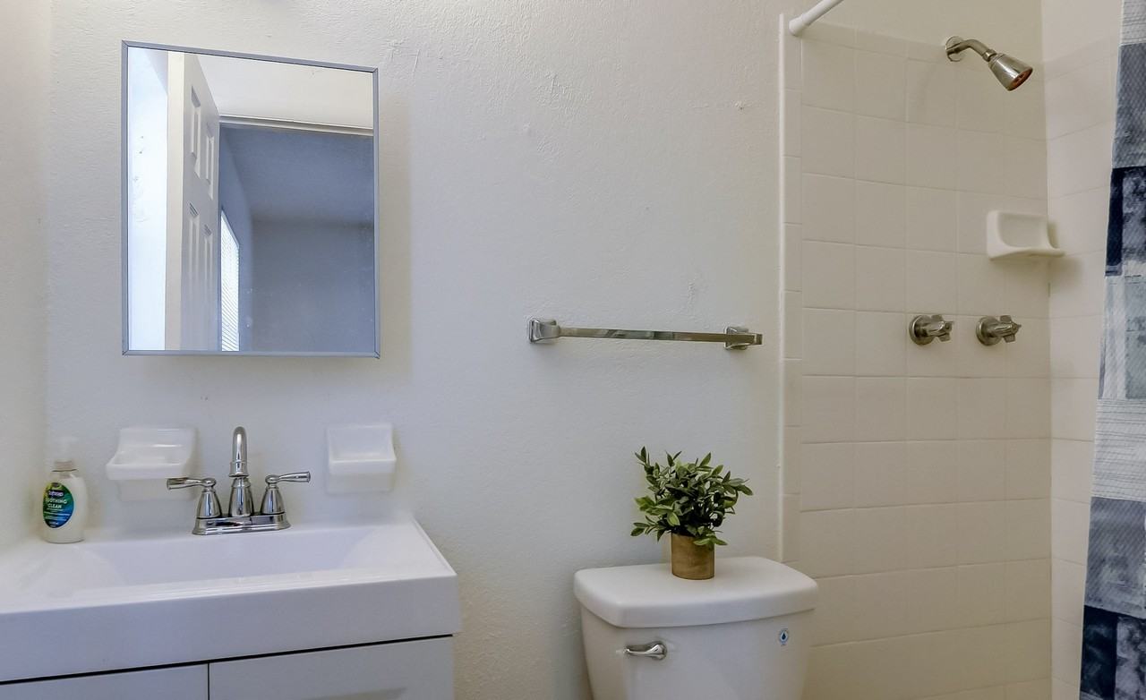 East Shadowlawn Avenue - Photo 2 of 34