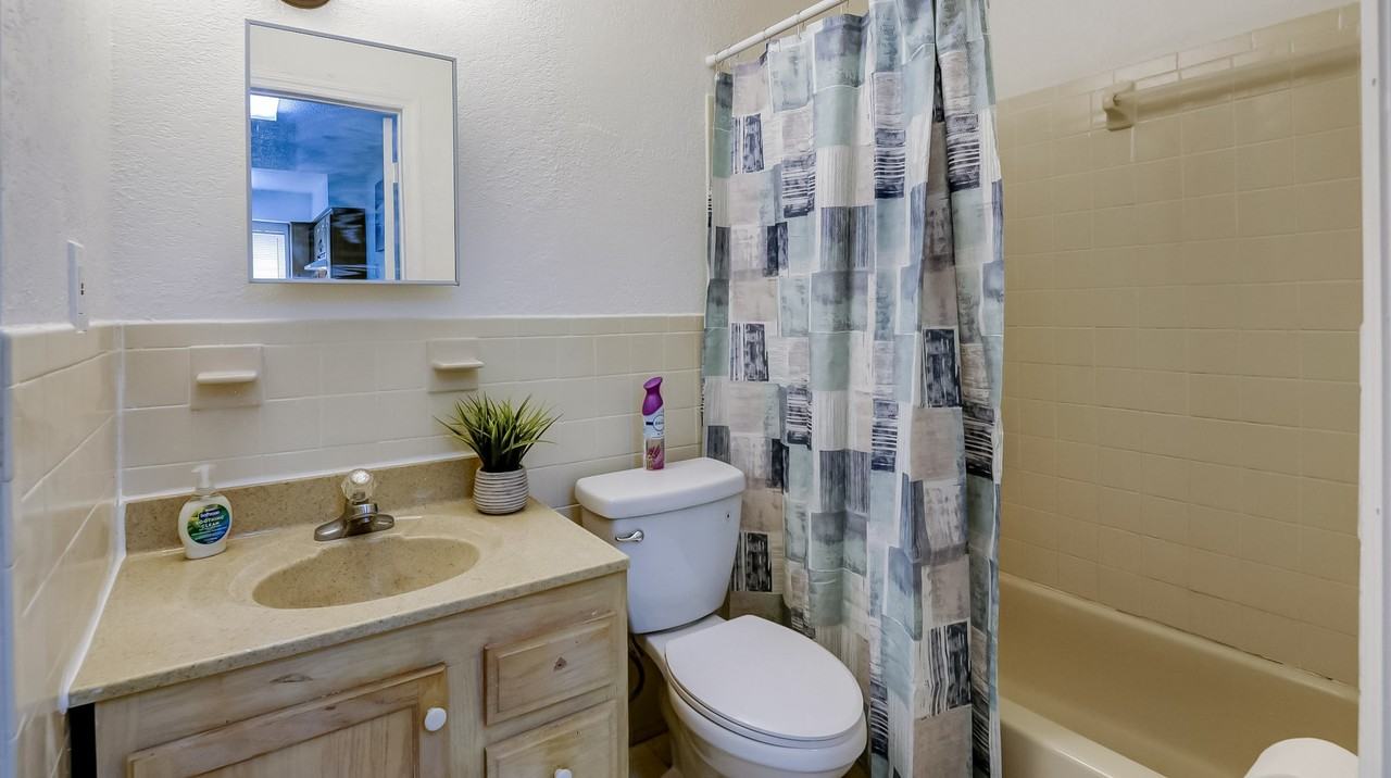 East Shadowlawn Avenue - Photo 6 of 34