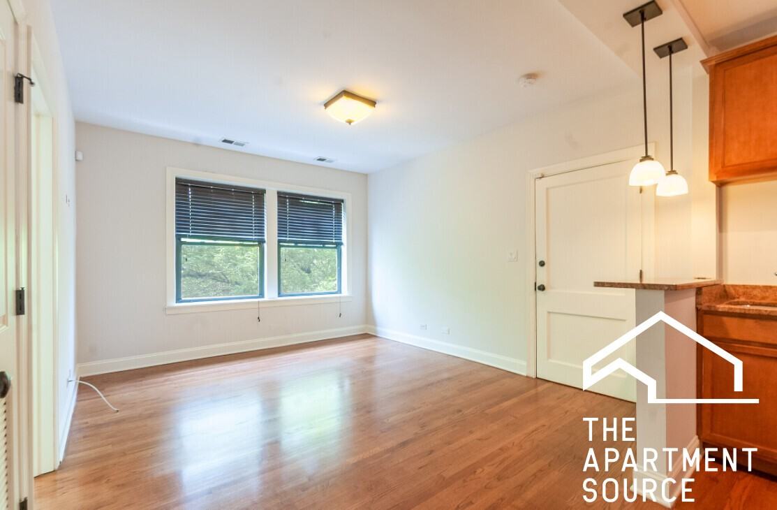 3443 N Lakewood Ave #1 - Photo 2 of 12