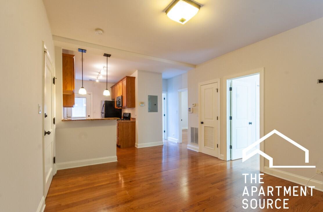 3443 N Lakewood Ave #1 - Photo 3 of 12