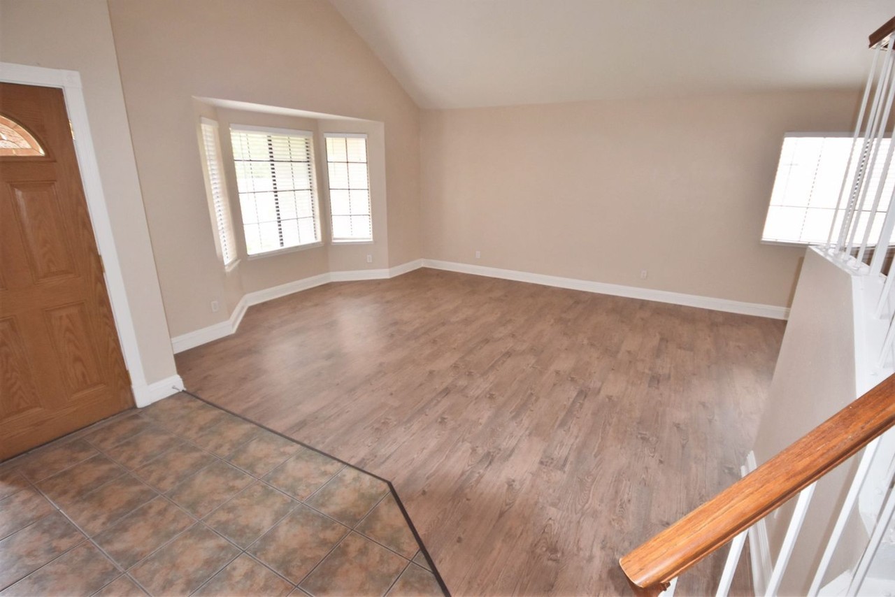 1773 W Townsend St - Photo 2 of 15