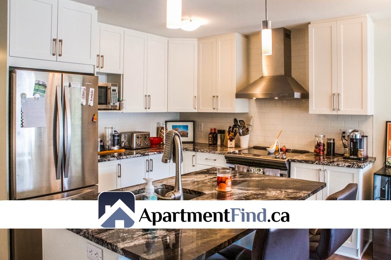 305 Picton Avenue North - Photo 2 of 19