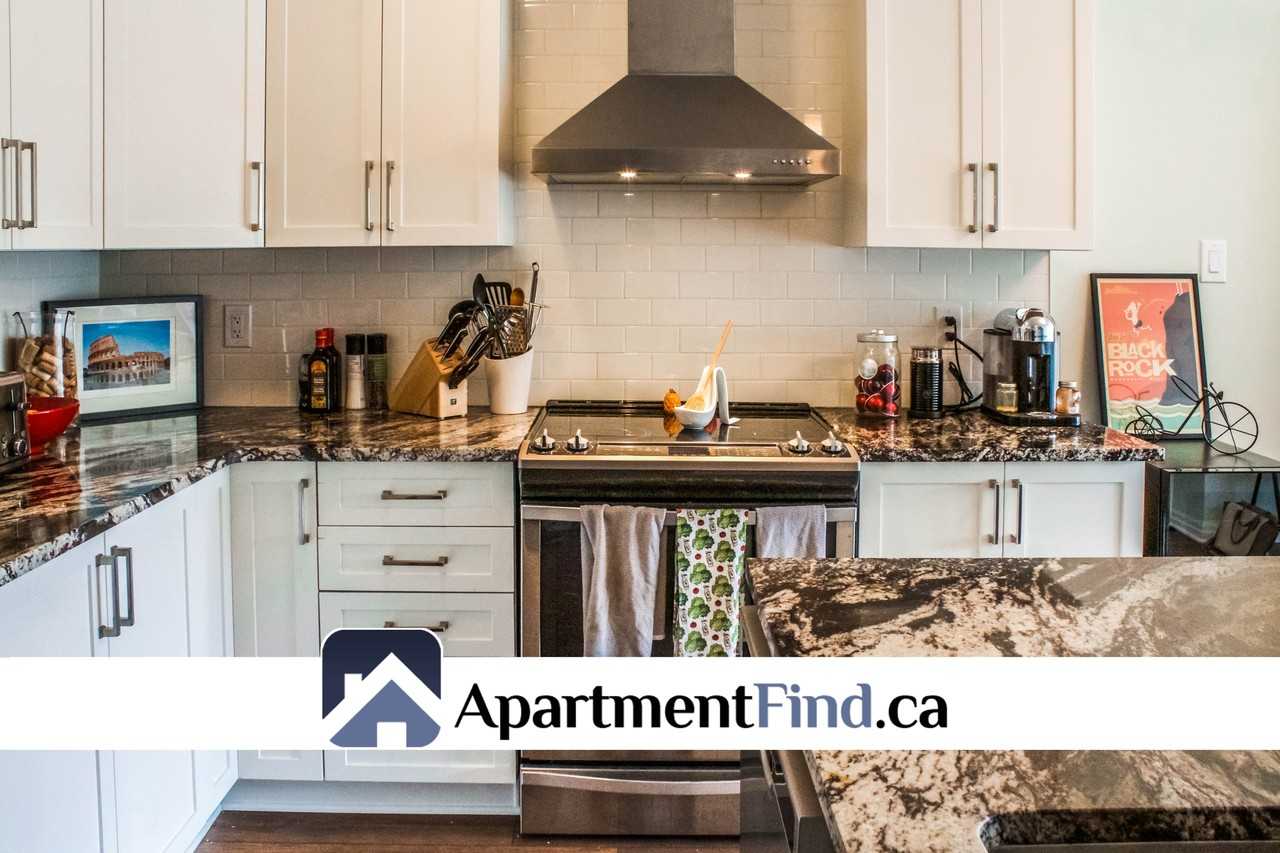 305 Picton Avenue North - Photo 3 of 19