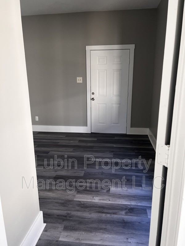 1054 Delmar Ave - Photo 2 of 9