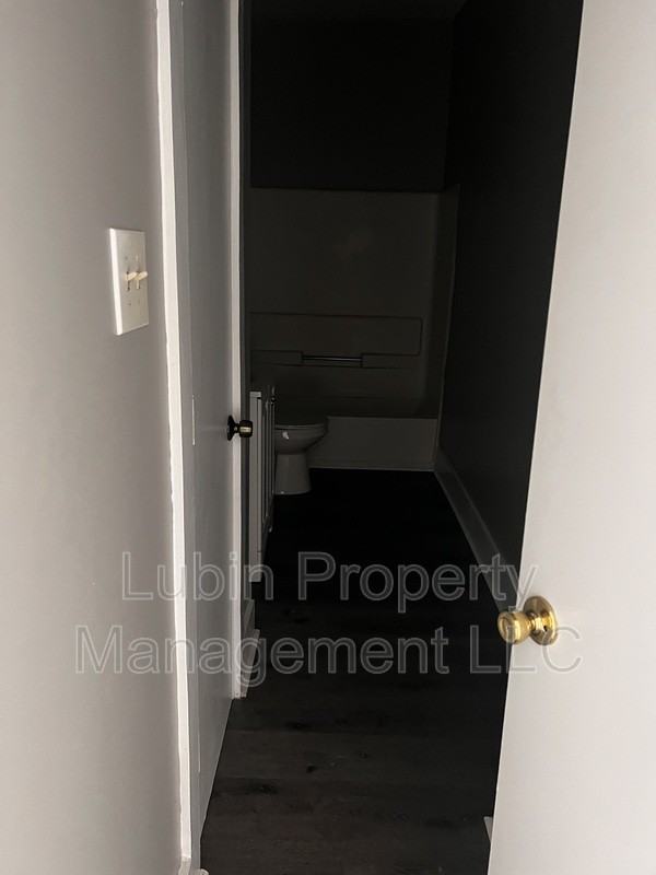 1054 Delmar Ave - Photo 5 of 9