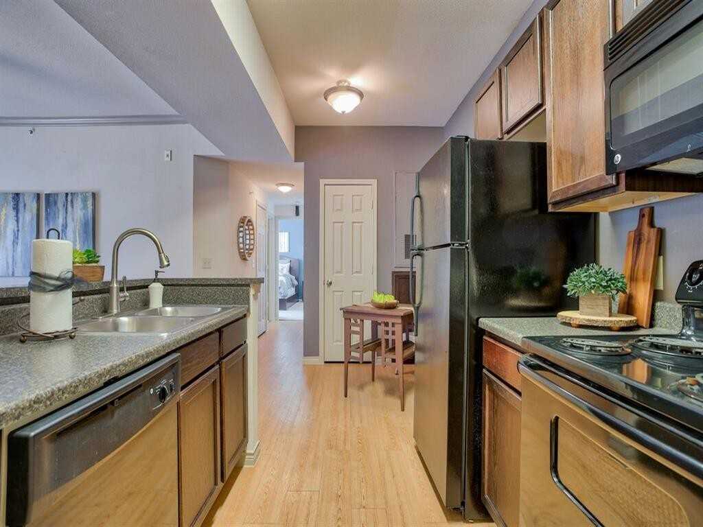 Oak Hollow - Photo 3 of 22