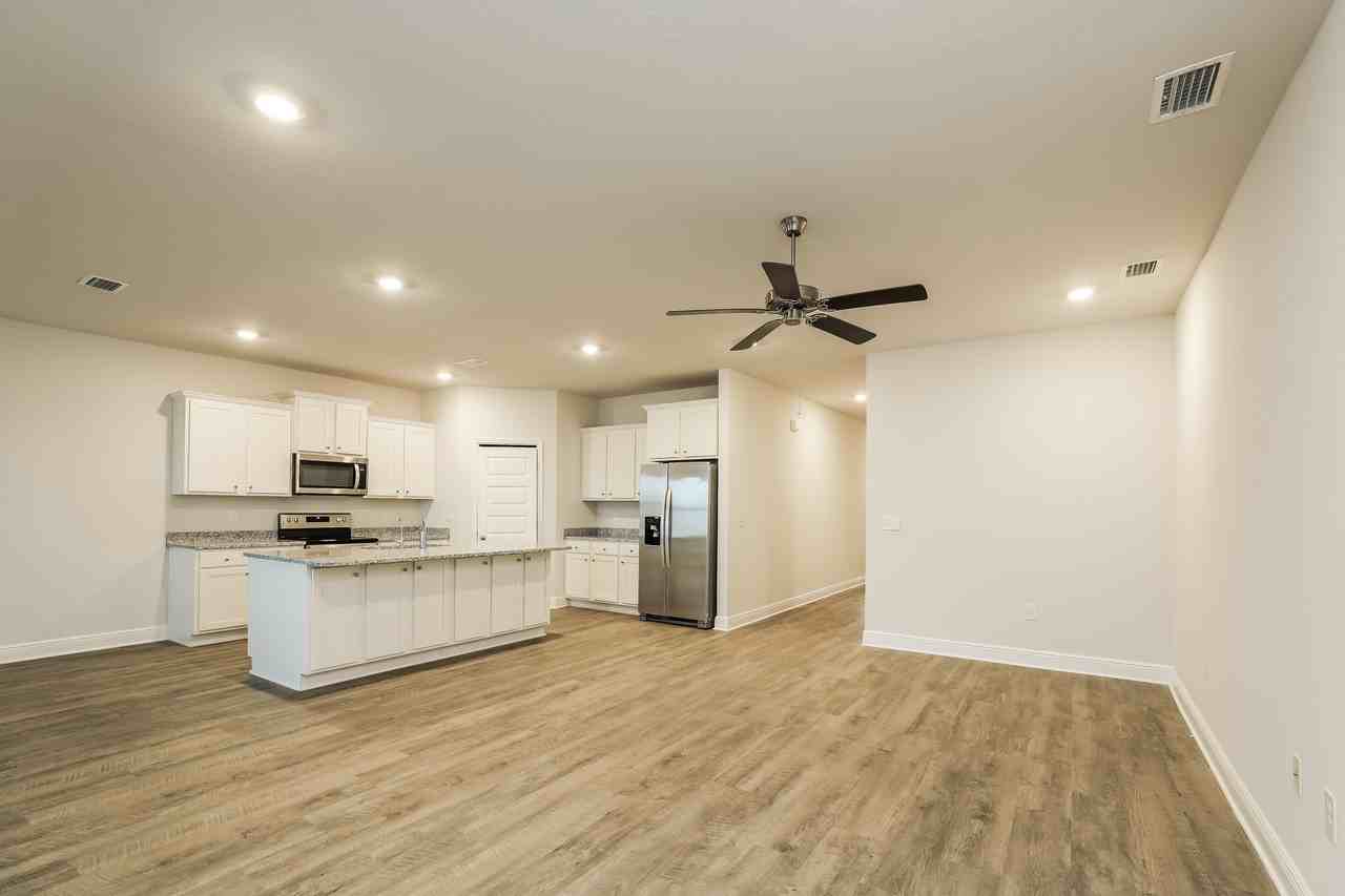 428 Eagle Lake Way - Photo 3 of 13