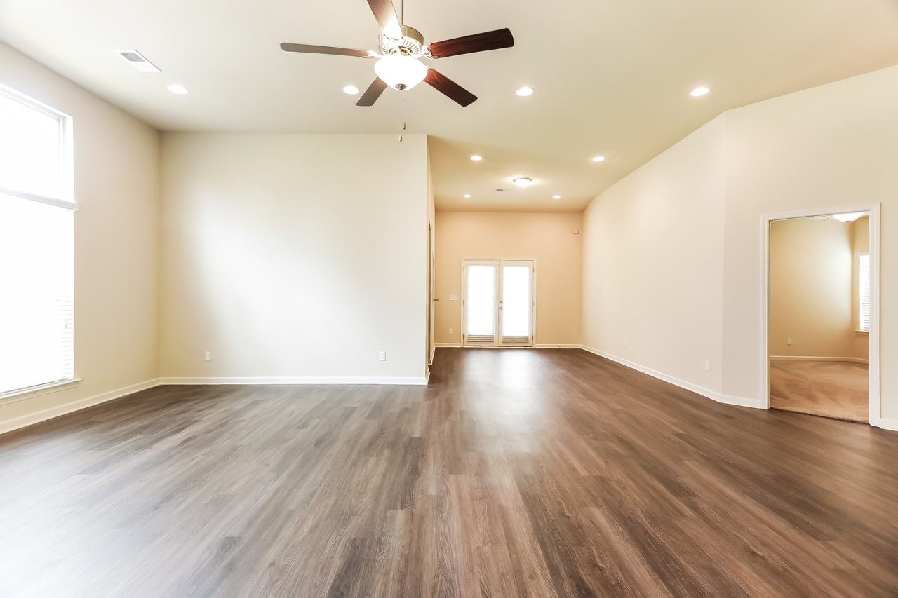 325 Clover Cir - Photo 5 of 29