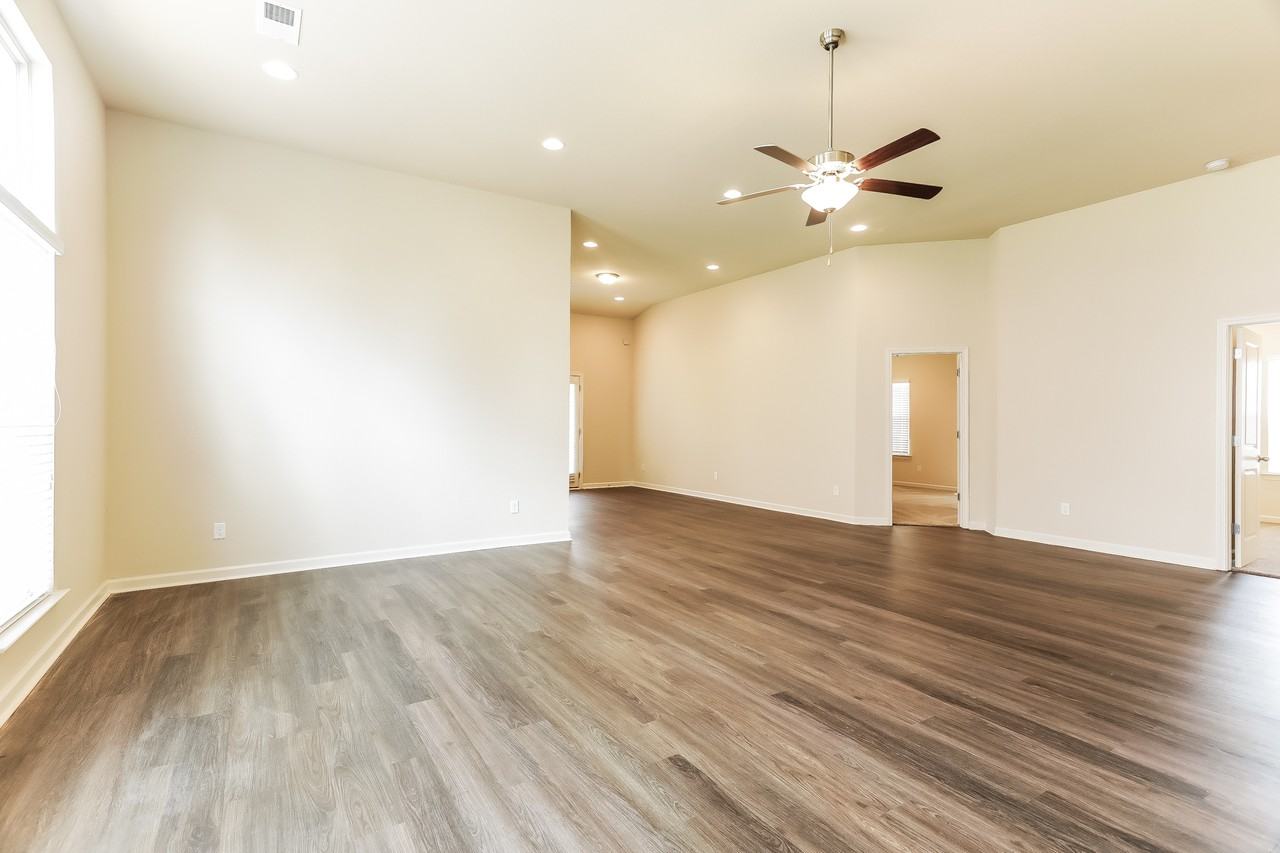 325 Clover Cir - Photo 6 of 29