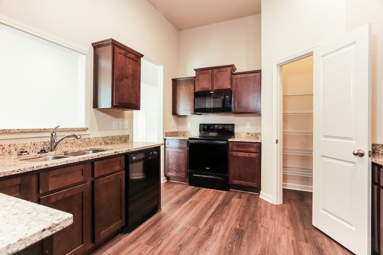 325 Clover Cir - Photo 7 of 29