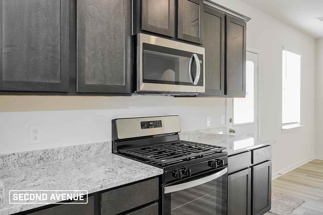 510 Bennie Leonard St - Photo 4 of 28