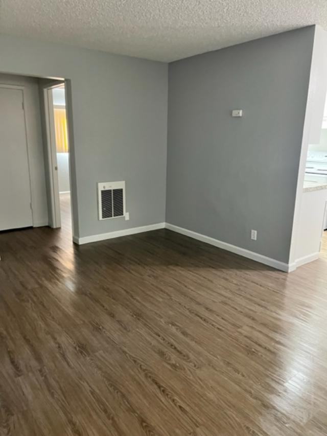 Peachland Apartments - Photo 4 of 6