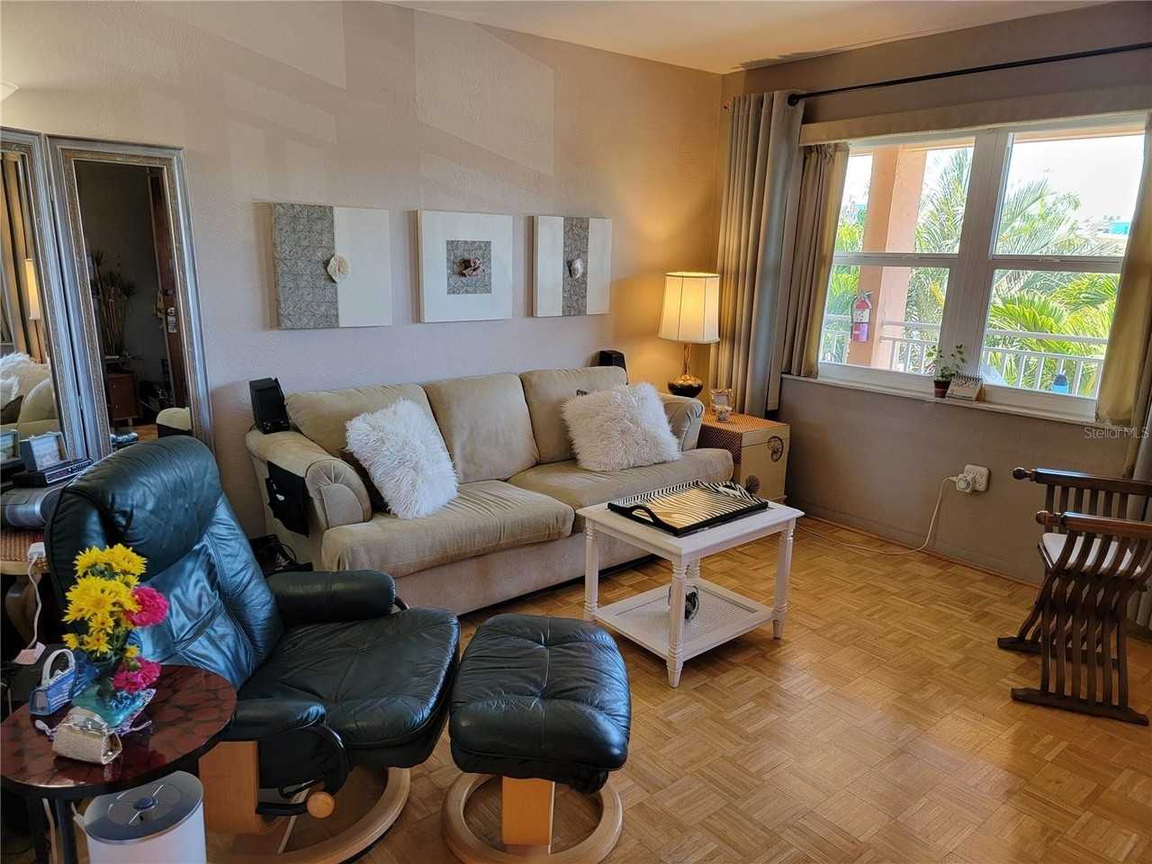 535 68th Ave #7 - Photo 5 of 27