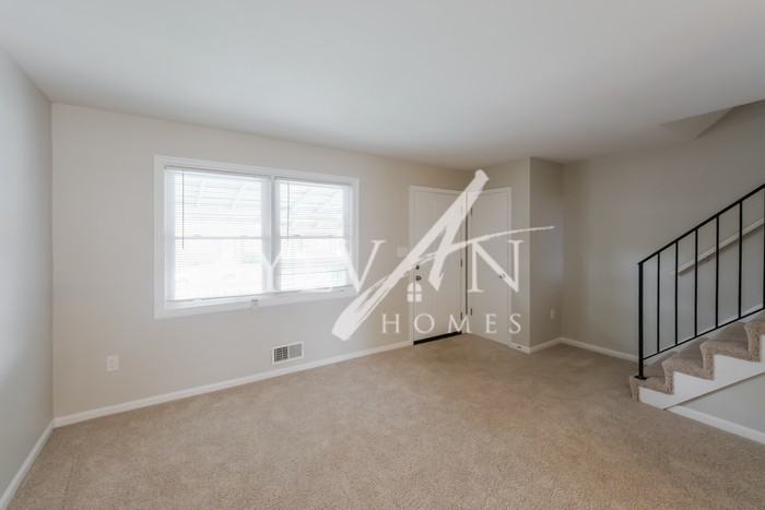 1529 Hopewell Ave - Photo 3 of 14
