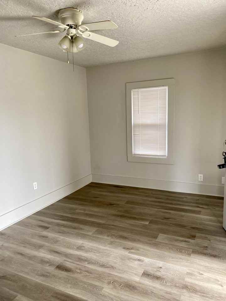 312 W Monroe St #1 - Photo 5 of 12