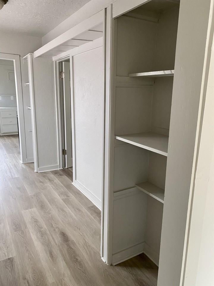 312 W Monroe St #1 - Photo 7 of 12