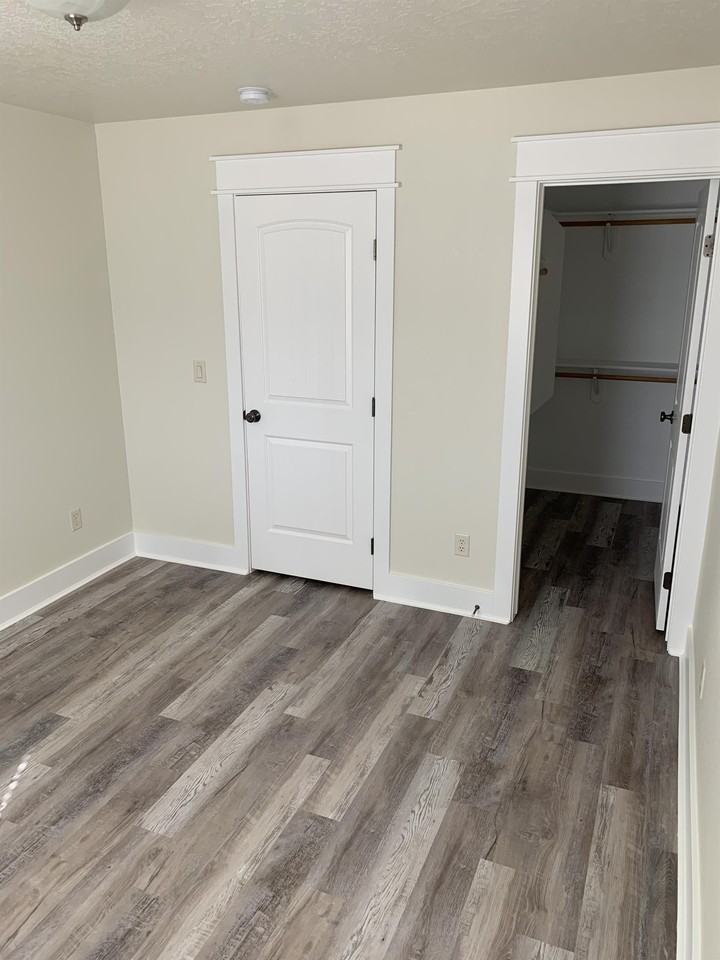 1114 W Dundee St #1114 - Photo 3 of 10