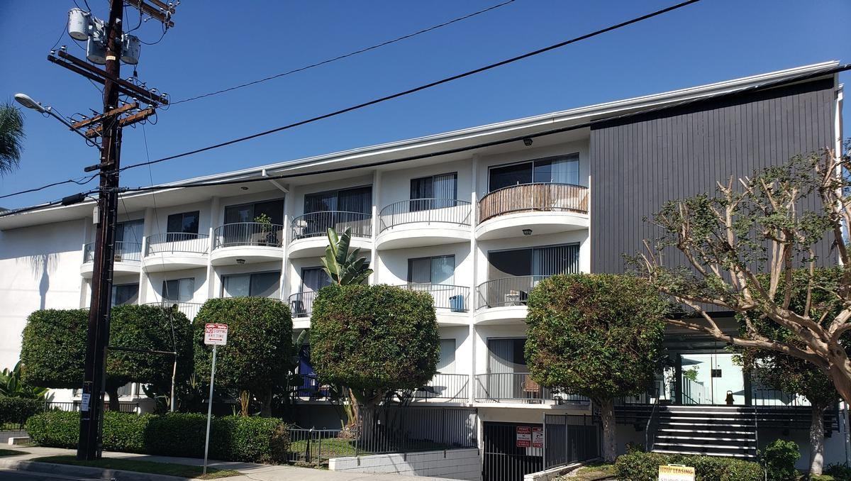 4176 Arch Dr - Photo 7 of 15