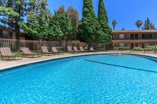 125 N Syracuse St - Photo 1 of 1