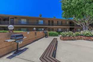 125 N Syracuse St - Photo 1 of 1