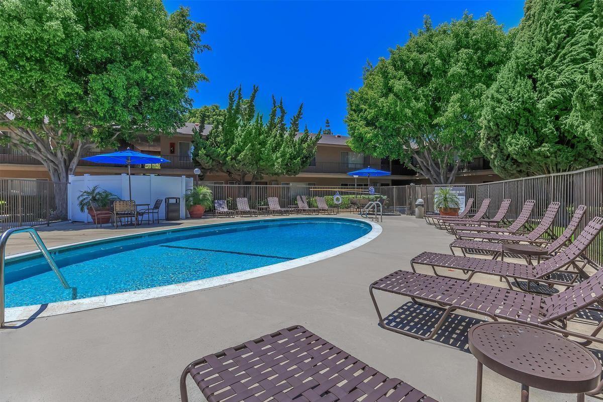 125 N Syracuse St - Photo 7 of 18