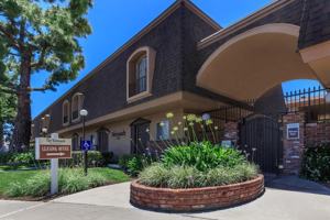 featured image of 125 N Syracuse St