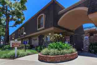 125 N Syracuse St - Photo 1 of 1