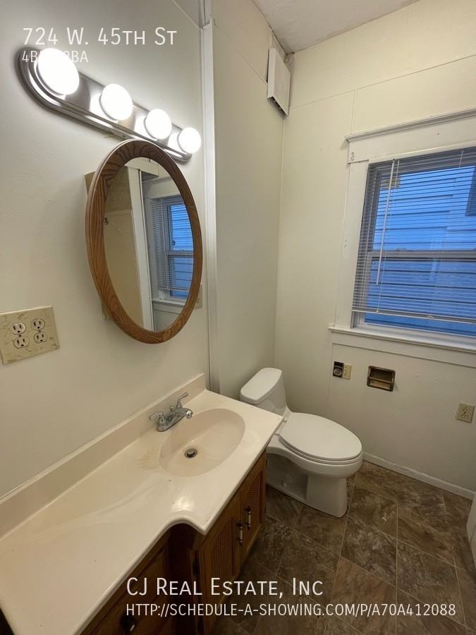 724 W 45th St - Photo 6 of 11