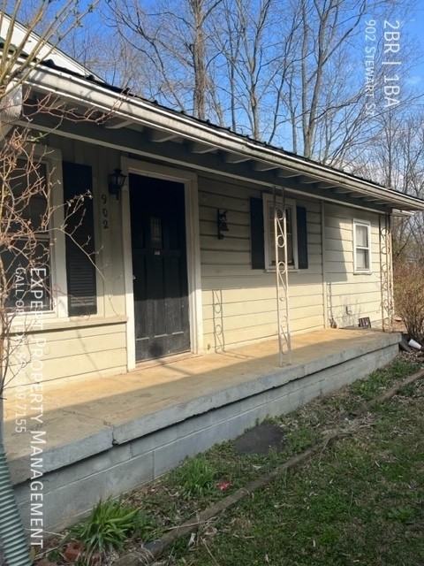 902 Stewart St - Photo 3 of 15