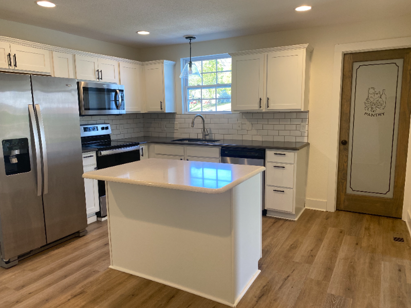 315 W Broad St - Photo 2 of 9