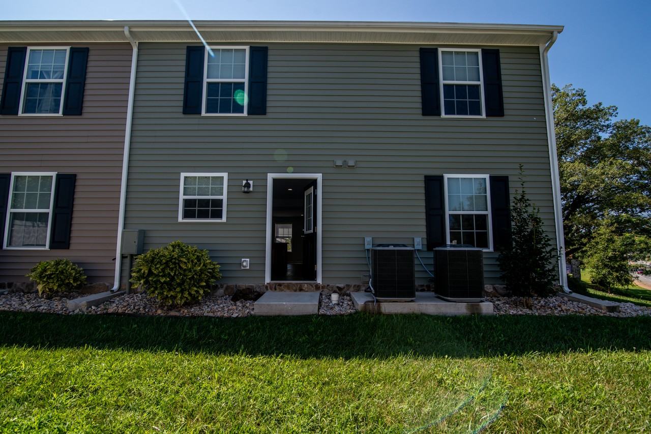 117 Williams Rd #2 - Photo 4 of 36