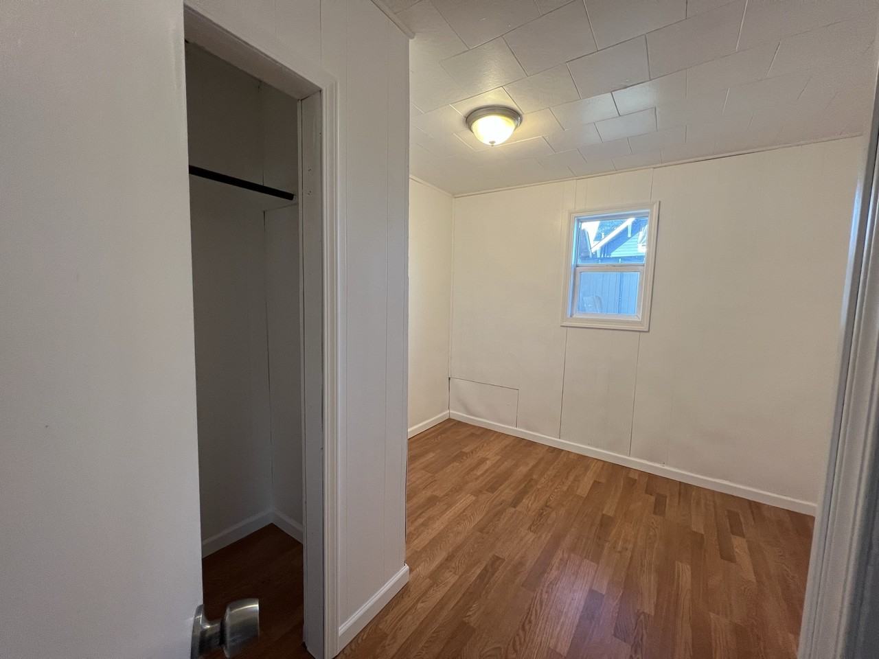 112 5th St Sw #1 - Photo 5 of 14