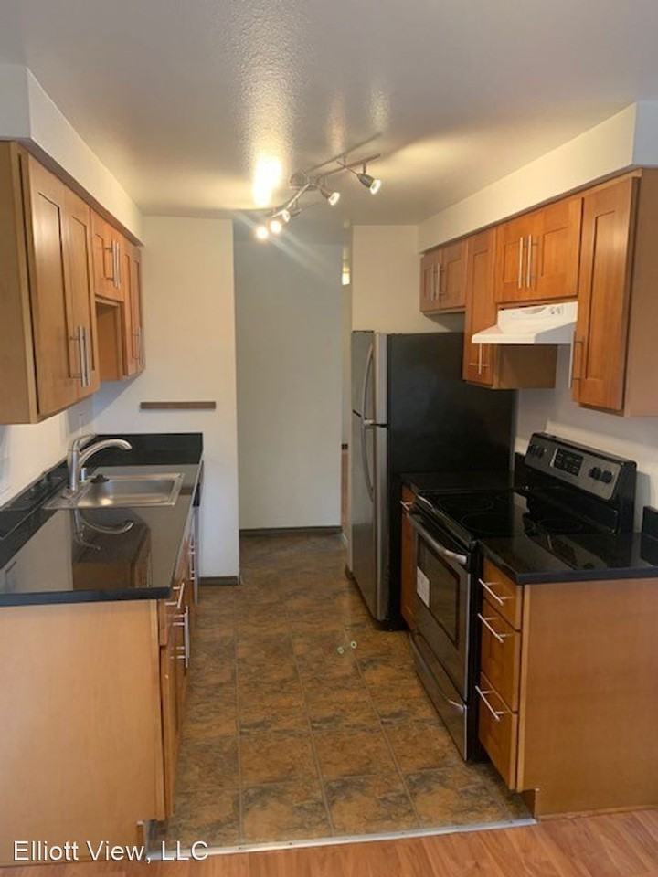 1505 13th AVE S - Photo 3 of 14