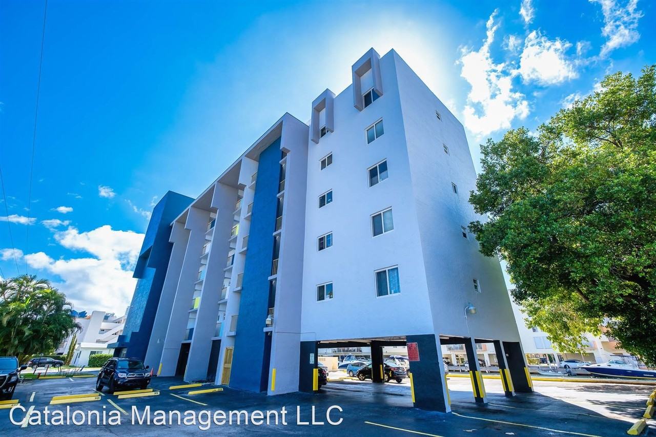 3626 N.E. 168TH STREET - Photo 3 of 43